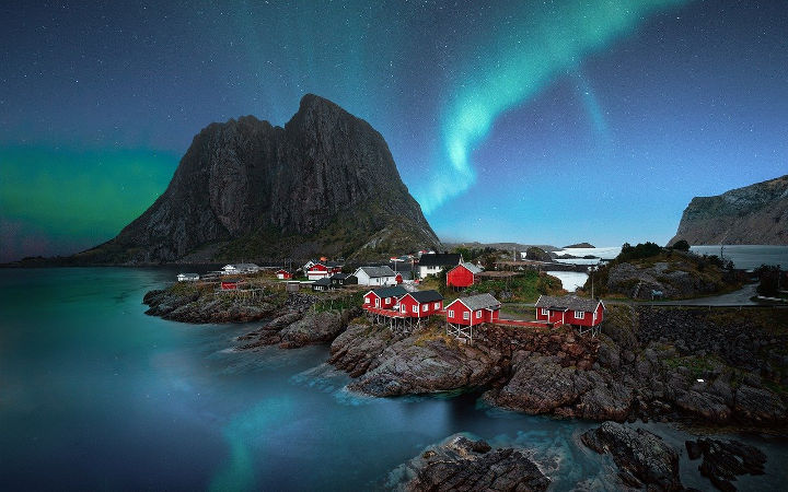 Îles de Lofoten de nuit Norvège