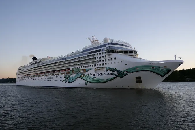 Norwegian Jade - Norwegian Cruise Line